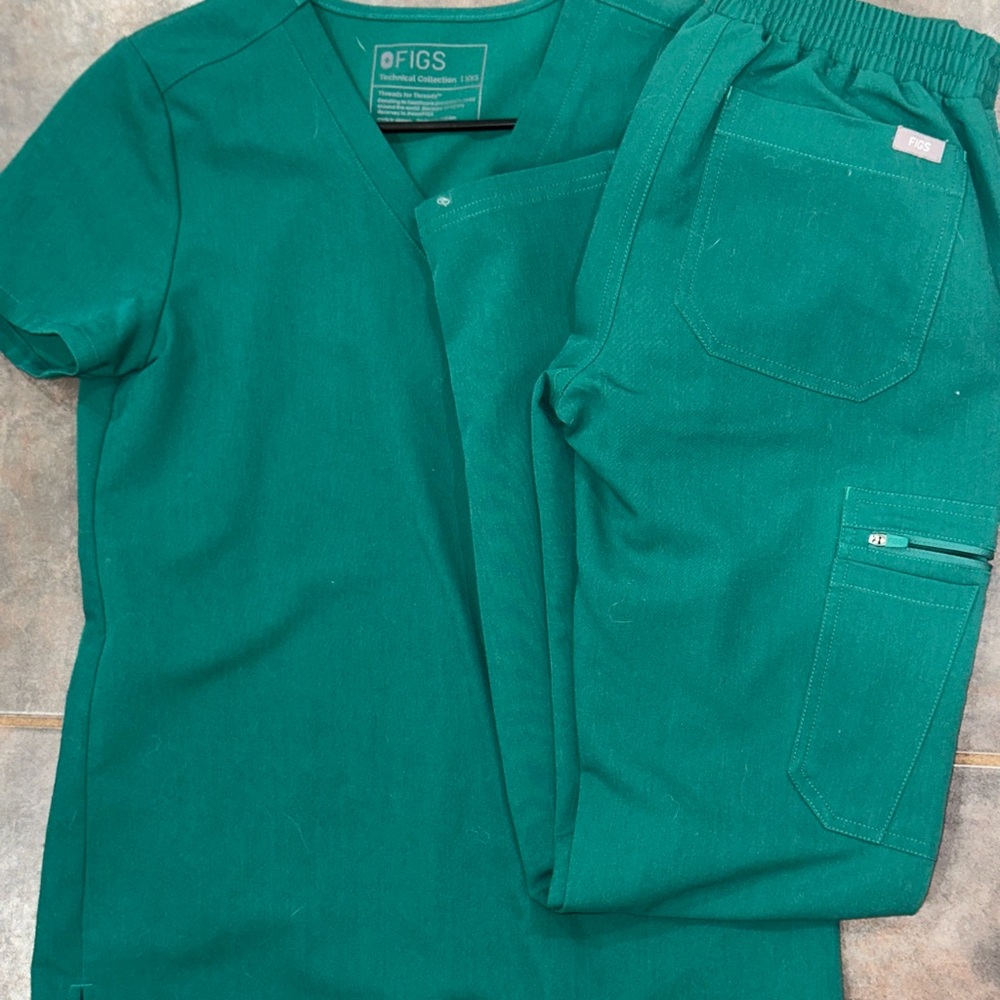 Figs Green Scrub Ensemble